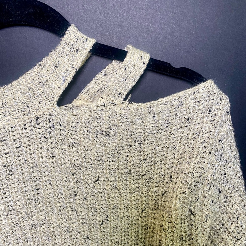 Closet Candy (CBRAND)Elegant Knit Sweater with Shoulder Detail - Picture 2 of 5